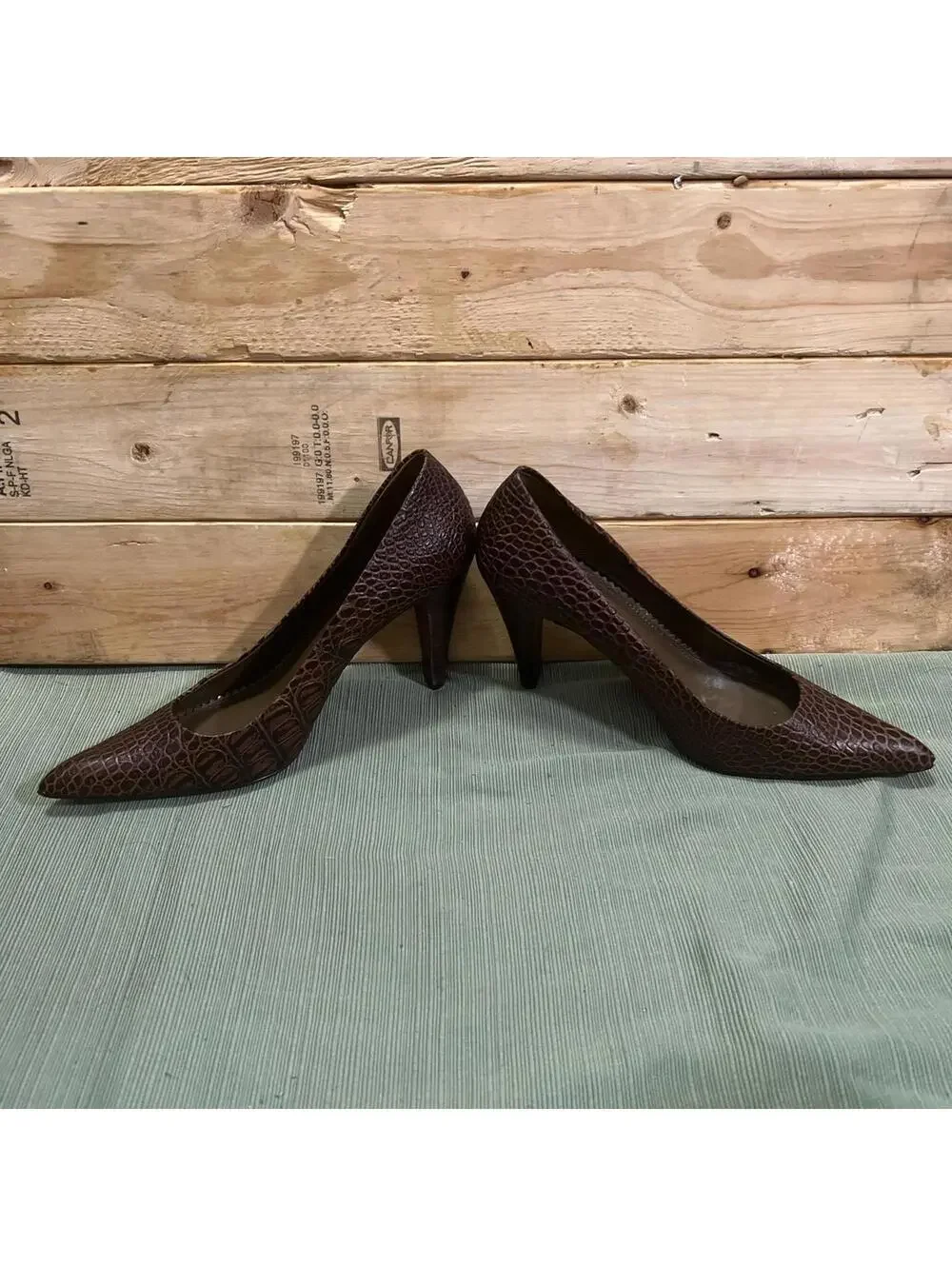 AK Anne Klein Macarbo Womens Croc Embossed Pointed Toe Heels Size 7.5 M